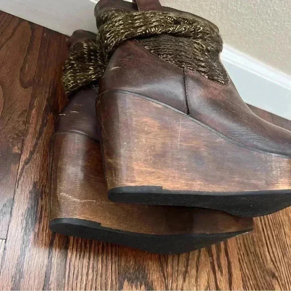 BED STU Bruges Teak Rustic Brown Leather Bootie Boots Slouch Wooden Wedge Sz 7.5 - Picture 11 of 16